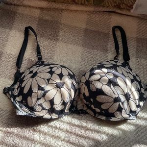 Victoria Secret Bombshell bra